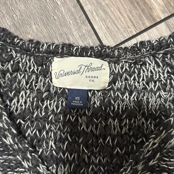 Universal Thread Sweater - Picture 3 of 3